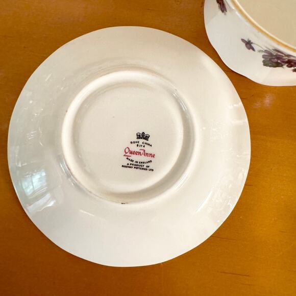 Queen Anne Lilacs Vintage Bone China Tea Cup & Saucer, Ridgeway Potteries - Picture 5 of 6